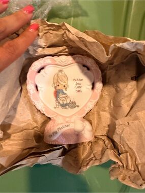 Precious Moments Mother Sewing Heart Plaque #154555 NIB 1995 Enesco Vintage
